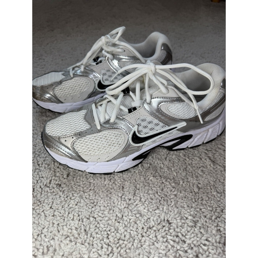 Men's Nike V5 RNR White Gray Black Sneaker Running Shoes Size 8.5 HJ5228-104